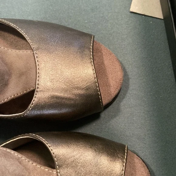 Cute 3 inch AEROSOLES size 7 - Picture 5 of 6